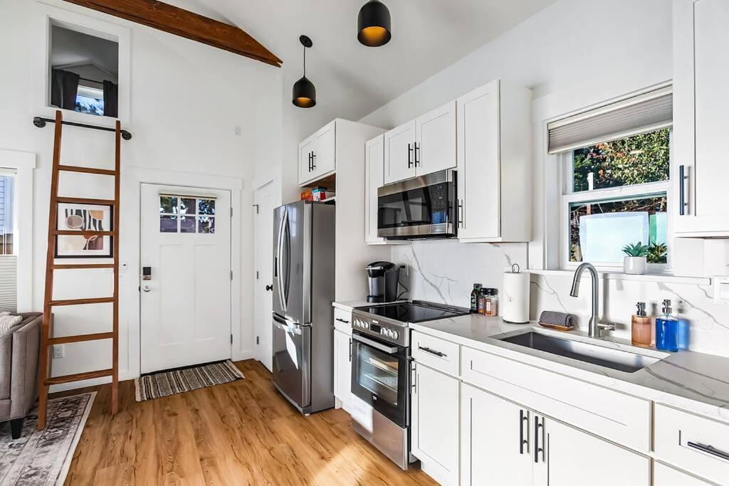 Walk To The Waterfront! The South Sound Suite Tacoma Ngoại thất bức ảnh